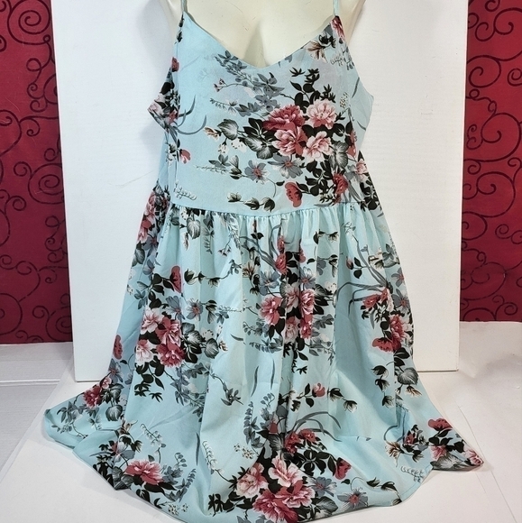 Shein Curve Floral Dress - Picture 2 of 6